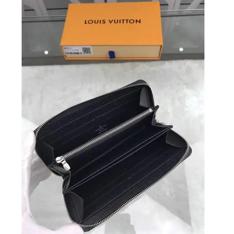 Official Brother Sam LV 19T1L0586 Bags 0817